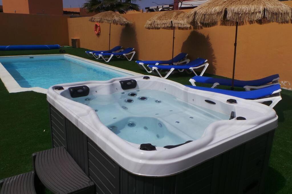 Luxury Villa At Golf Course Costa De Antigua Exterior foto